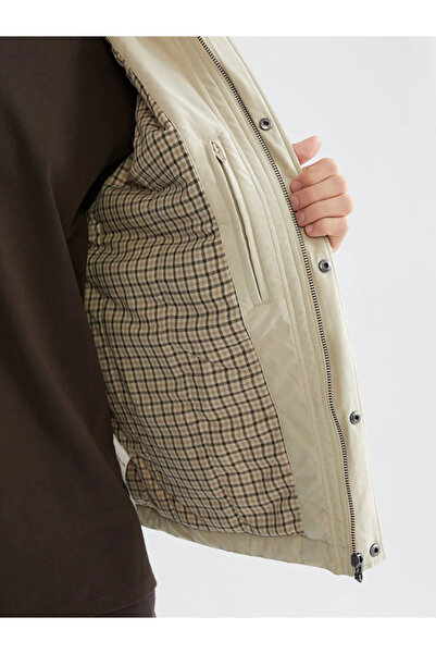 LC Waikiki Standart Kalıp Gömlek Yaka Erkek Mont