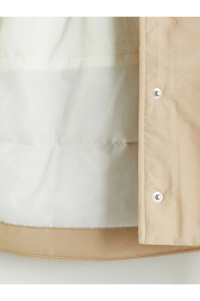 LC Waikiki Kapüşonlu Kız Çocuk Mont