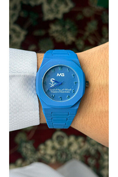 CN ساعة شبابية بتصميم كربوني أنيق تحمل شعار المملكة العربية ضد الماء