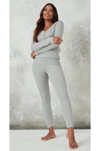 Merlot Комір з ґудзиками та V-подібним вирізом