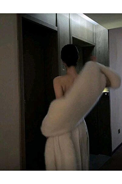 Veille Εκρού, κρεμ βελούδινο μαντήλι ώμου, γυναικεία κομψότητα, ρομαντικό αίσθημα