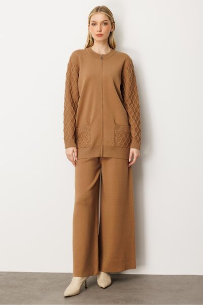 Mutlu Ertan Women's Pocket and Sleeve Patterned Knitwear Cardigan Camel 20239