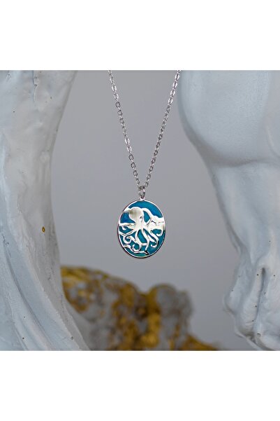 El Takı 925 Ayar Gümüş Ahtapot Kolye – Mavi Mine Detaylı Deniz Temalı Tasarım