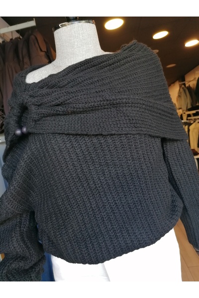 Nil's BUTİK Off-Shoulder Collar Accessory Detailed Sweater