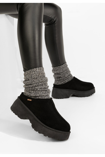 B T Shoes Women's black Veyra platform clogs