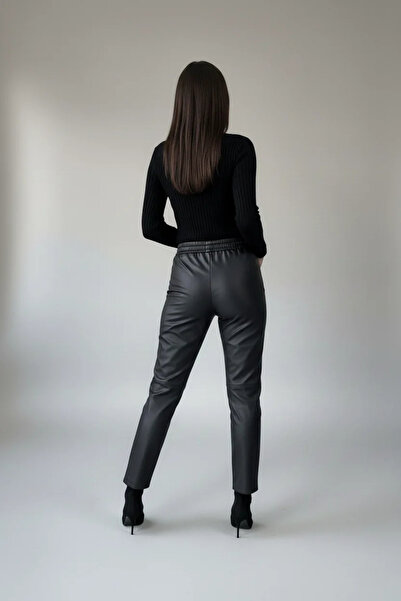 bysoca Kadın Siyah Yüksek Bel Lastikli ve Bağcıklı Cepli Şardonlu Çatlamaz Deri Jogger Pantolon