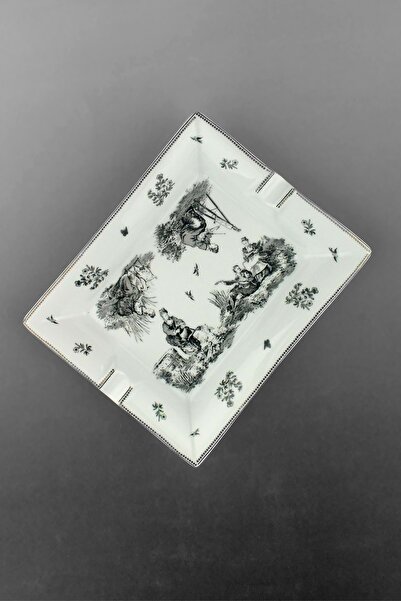 Bursa Porselen Dekor منفضة سجائر من البورسلين الملكي الأسود