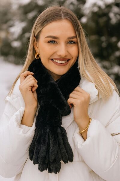 BALIENTE Чорний плюшевий комір з китицями, що проходить всередині