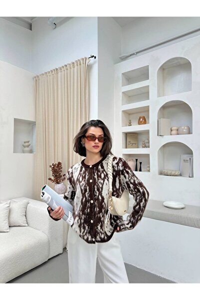 mrc Cardigan with Buttons on the Front