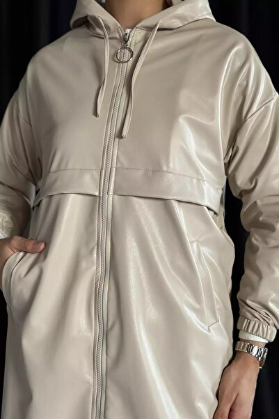 Zehra Gül Bej Kapüşonlu Fermuarlı Tesettür Suni Deri Mevsimlik Trençkot