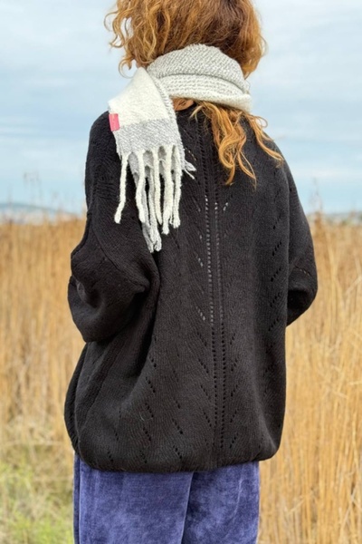 Güneşkızı Италиански черен кардиган с V-образно деколте, копчета, пране, дантела, мека текстура, вълна 70 50