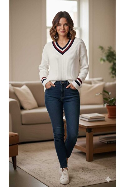 Cemre Life Women's Striped Detail V-Neck Knitwear Sweater