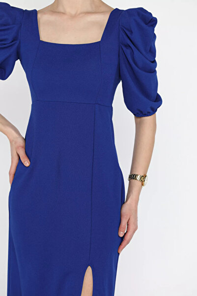 Zehra Gül Saksmavisi Kadın Sırt Dekolteli Yırtmaçlı Kare Yaka Elbise