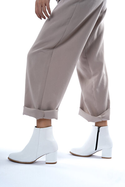 Saltopik Μπότες με χαμηλό τακούνι σε λευκό χρώμα