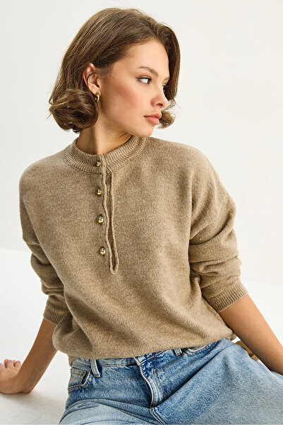 Bianco Lucci Women's Crew Neck 4 Button Regular Knitwear Sweater Tk251128 60283720