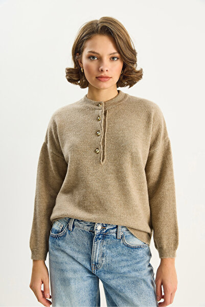 Bianco Lucci Women's Crew Neck 4 Button Regular Knitwear Sweater Tk251128 60283720