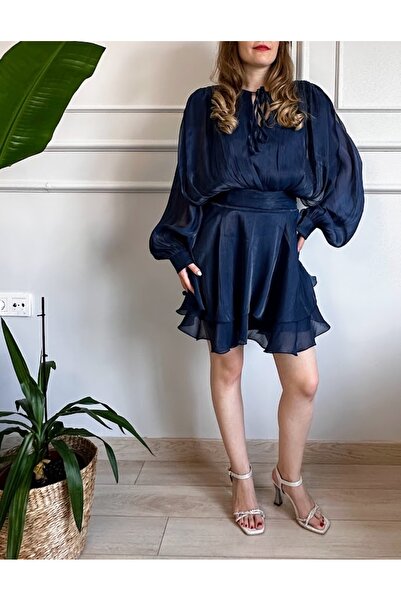 LUUN Lacivert Renkli Tüllü Vatkalı Uzun Kol Mini Gece Elbisesi