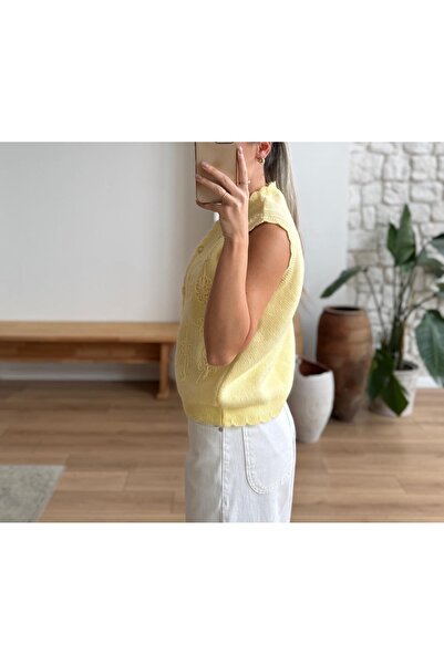 Lavanta Tekstil Pearl Button Embroidered Vest