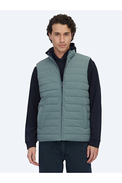 Kip Dark Mint Regular Fit Mock Neck Casual Woven Sports Vest