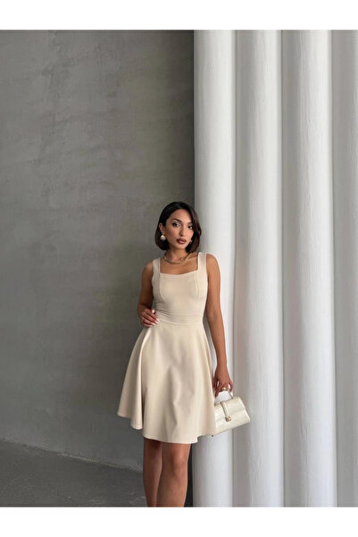 alluria Rochie scurtă de damă cu guler pătrat s251188