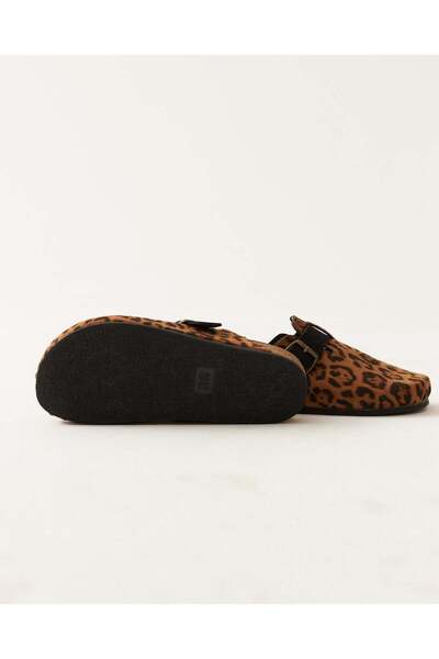 Chirpy Women's Buckled Leopard Patterned Closed-Front House Slippers