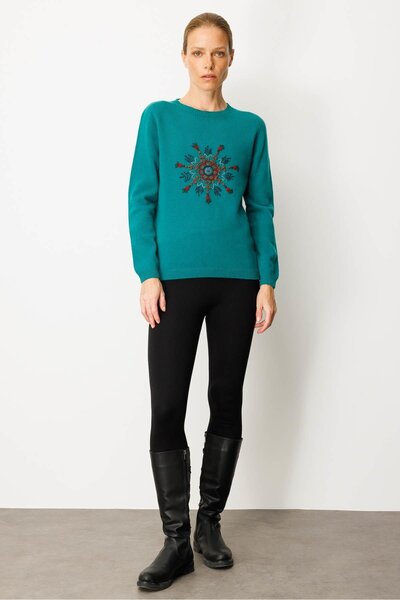 Desen Triko Women's Crew Neck Snowflake Embroidered Wool Sweater Early Ad