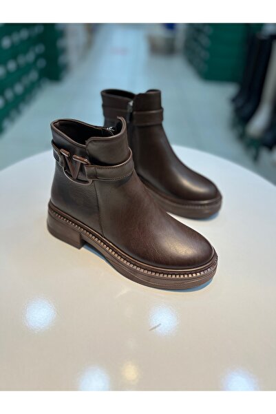 Alphus حذاء نسائي يومي من Hco ذو نعل مسطح ومشبك