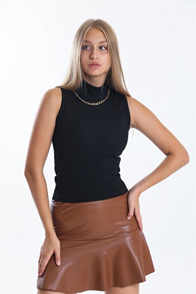 MERİCEY بلوزة نسائية بتفاصيل قلادة وياقة حياكة مضلعة