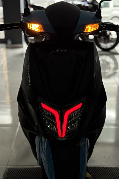 Banxtre TVS Ntorq Scooter için Kırmızı Renk Far Filmi Sticker Far Tasarım