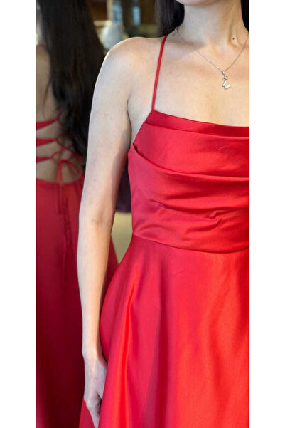 Abiyeniall Kırmızı İp Askılı Sırt Dekolteli Kloş Etekli Saten Uzun Abiye Elbise 7764