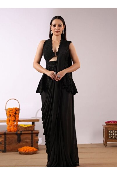 HashtagBe ساري أسود عصري مع بلوزة ببلوم