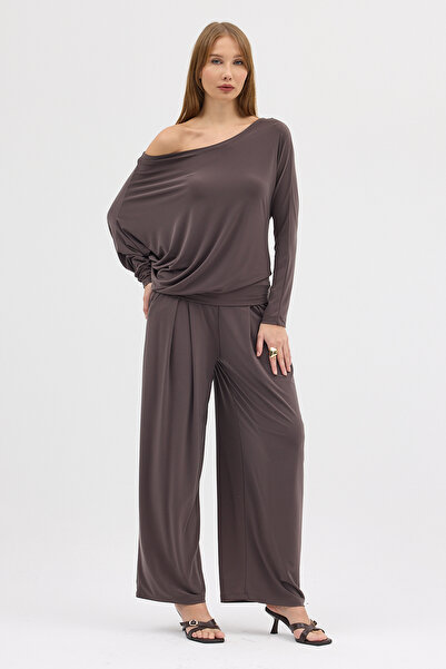 Laranor Vison Панталони с еластична талия, плисирани детайли отпред, широки крачоли и джобове, елегантност за деня и нощта 25L8137