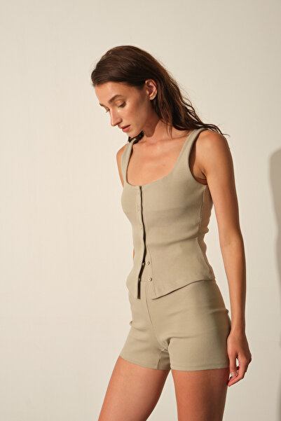 Beyyoglu Önü Düğmeli Bluz