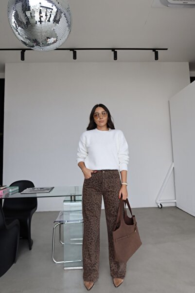 Özge Özgenç Blugi cu picioare largi cu model