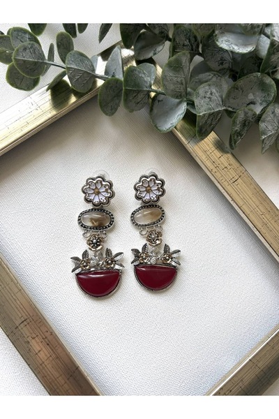 Lavin Accessoriess أقراط عتيقة مزينة بالزهور والأحجار الحمراء