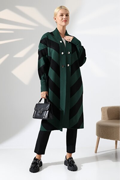 aytenli Straight Collar Silver Accessories Available in Sizes S to XL Standard Size Compatible Zigzag Pattern Knee-Length Stylish Knitwear Cardigan