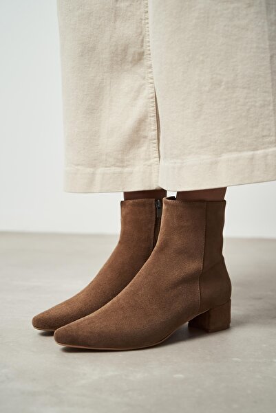 NİŞANTAŞI SHOES Γυναικείες μπότες Jesse Desert Dark Beige Suede Γνήσιο δέρμα με λεπτομέρεια από καουτσούκ με επίπεδη σόλα