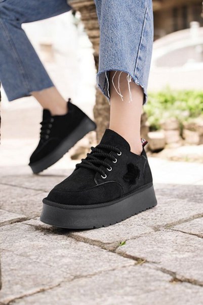 Lideral Thick Sole Lace-Up Star Detailed Women's Winter Sneaker Sports Shoes
