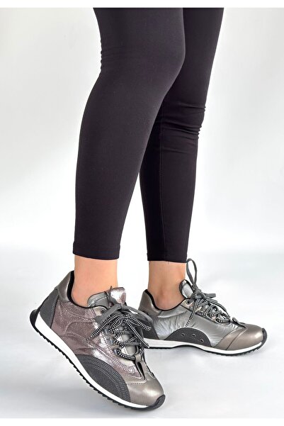 Cream Ranu Platinum Skin Parachute Detailed Lace-Up Sneakers
