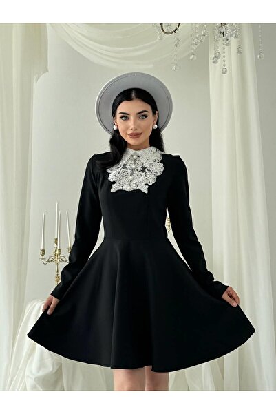 Mostpera Uzun Kollu Leye Dantel Detaylı Atlas Elbise