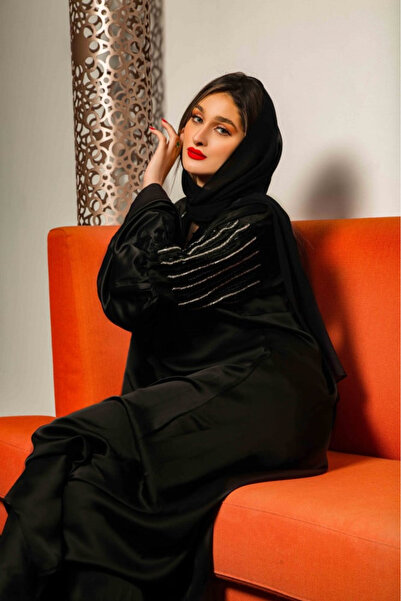 EMOND Black abaya with French silk