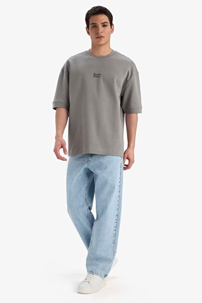 DeFacto Locker sitzendes, bequemes T-Shirt mit Rundhalsausschnitt und bedruckten kurzen Ärmeln E9550AX25AU