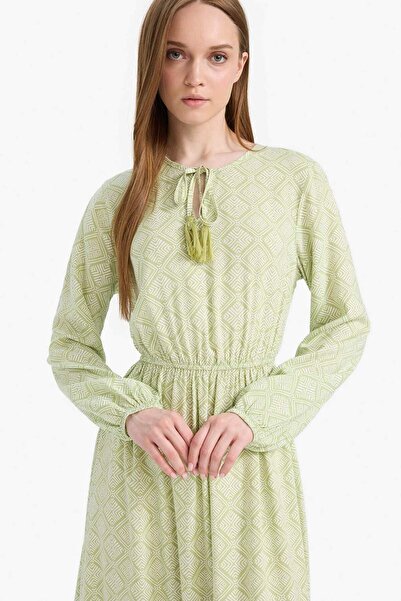 DeFacto Bisiklet Yaka Desenli Viskon Uzun Kollu Maxi Elbise D9636AX25SM