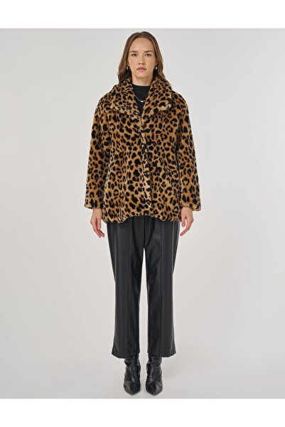 Kayra Leopard Pattern Plush Coat Beige