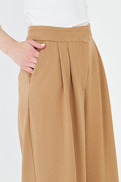 LA PANTE Front Pleated Wide Leg Pants
