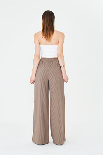 LA PANTE Wide Leg Trousers with Elastic Waist and Laces