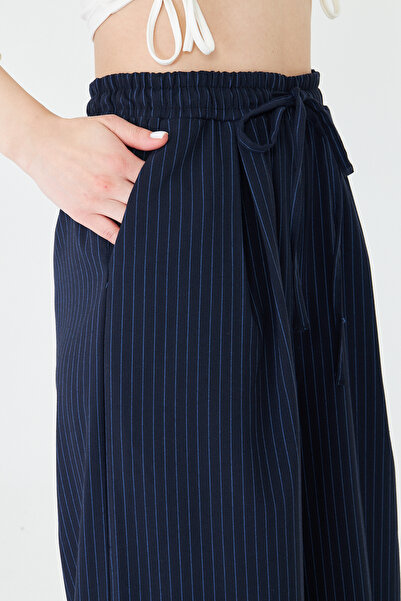 LA PANTE Wide Leg Trousers with Elastic Waist and Laces