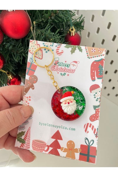 By Selen Suyolcu Christmas Themed Epoxy Keychain