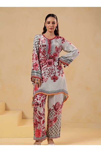 HashtagBe طقم كورتا مطبوع زهور وردية