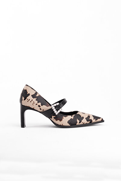 Tasarım Elegant with Its Patterned Buckle, Modern Style, Stylish Everyday High-Heeled Shoes, Fashionable and Makes a Difference.